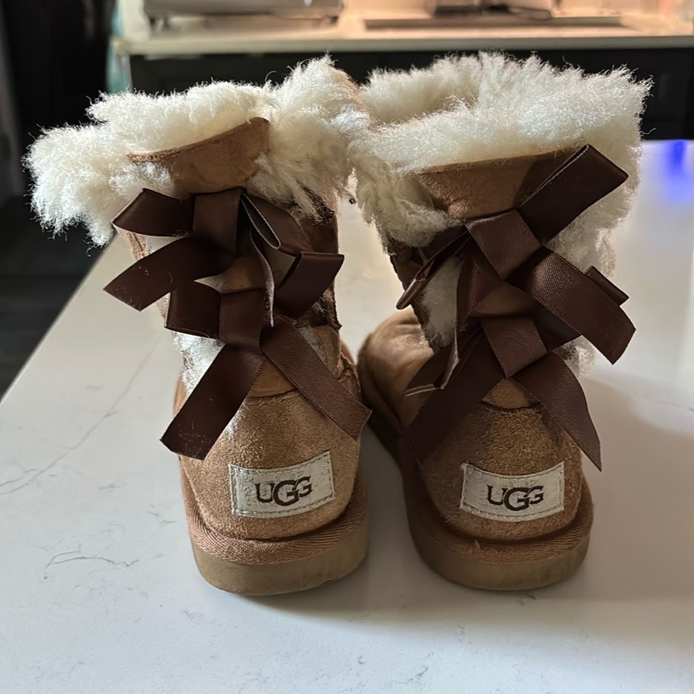 Girls Uggs Bailey Bow II Boot Size 12